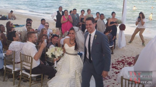 2014\2014-05-23 Sandra & Josh at Wicky's