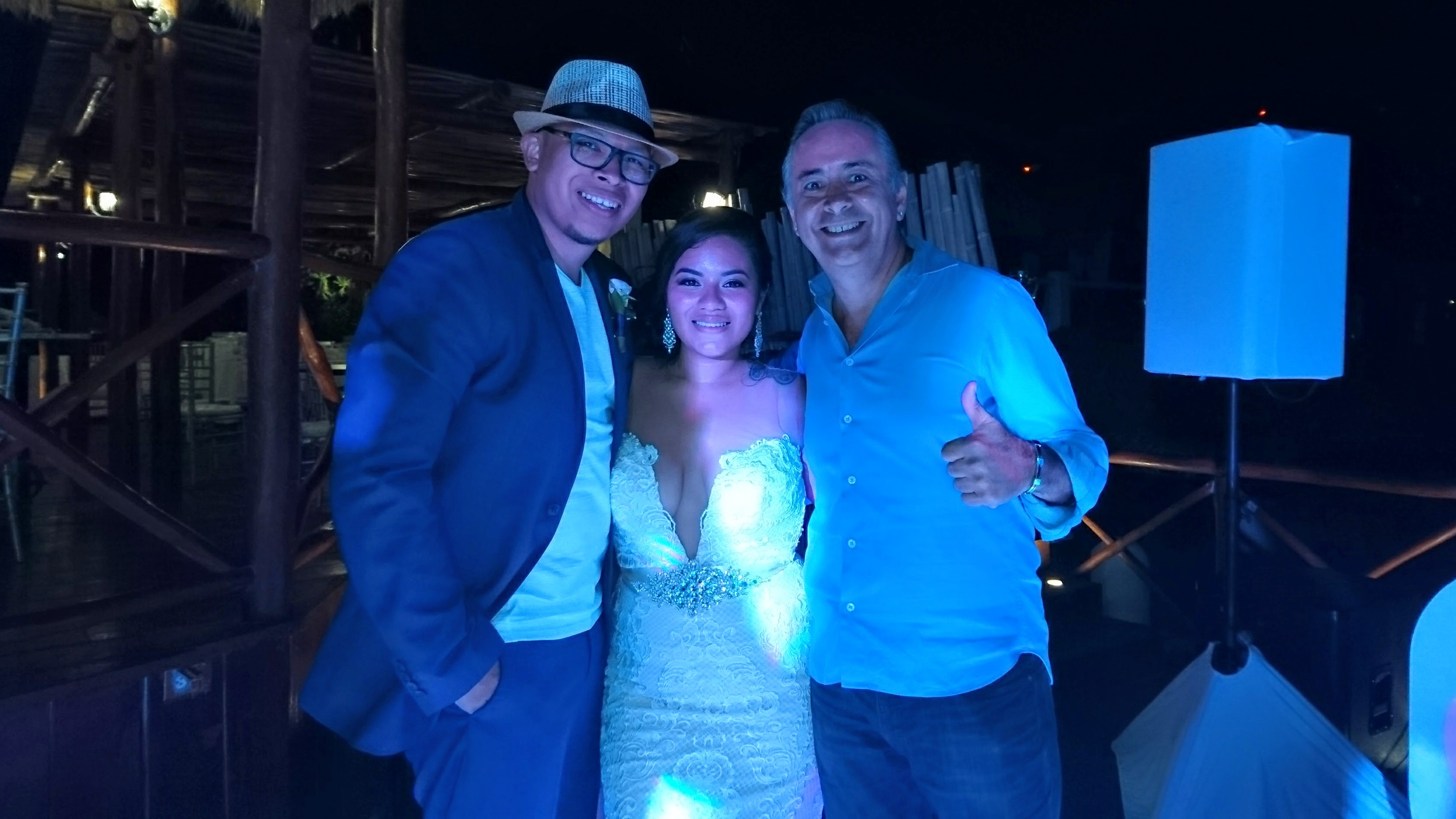 2017-05-05 Sr y Sra Bautista de El Salvador y México